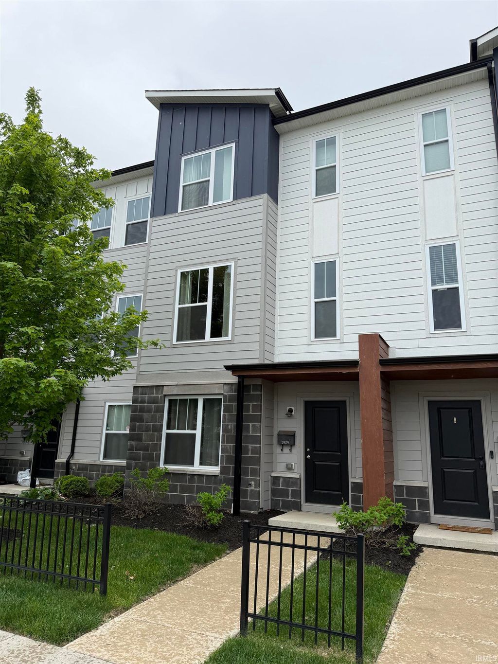Photo of 2909 Kirkbride Way, Indianapolis, IN 46222 (MLS # 202618966)