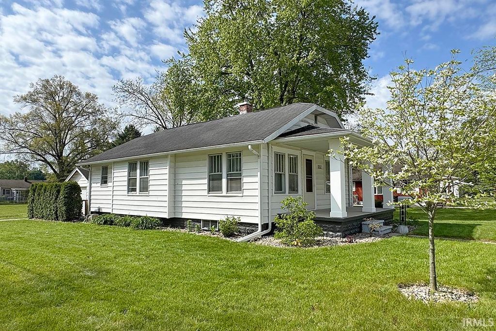 Photo of 1337 Mcpherson Street, Elkhart, IN 46514 (MLS # 202617348)