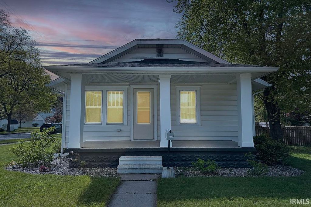 Photo of 1337 Mcpherson Street, Elkhart, IN 46514 (MLS # 202617348)