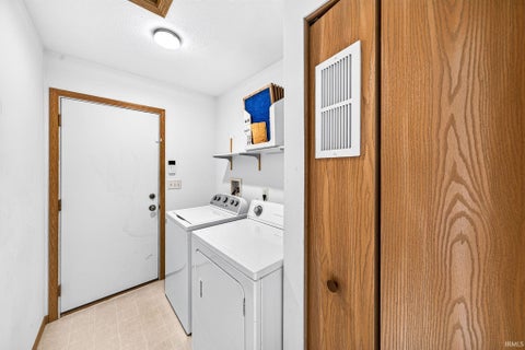 Tiny photo for 51574 Downey Street, Elkhart, IN 46514 (MLS # 202638881)