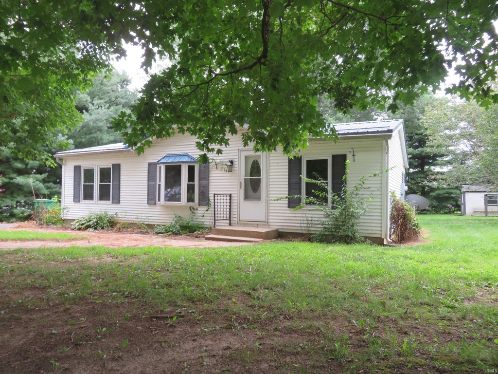 Photo of 7143 W 200 N, Warsaw, IN 46580 (MLS # 202639567)