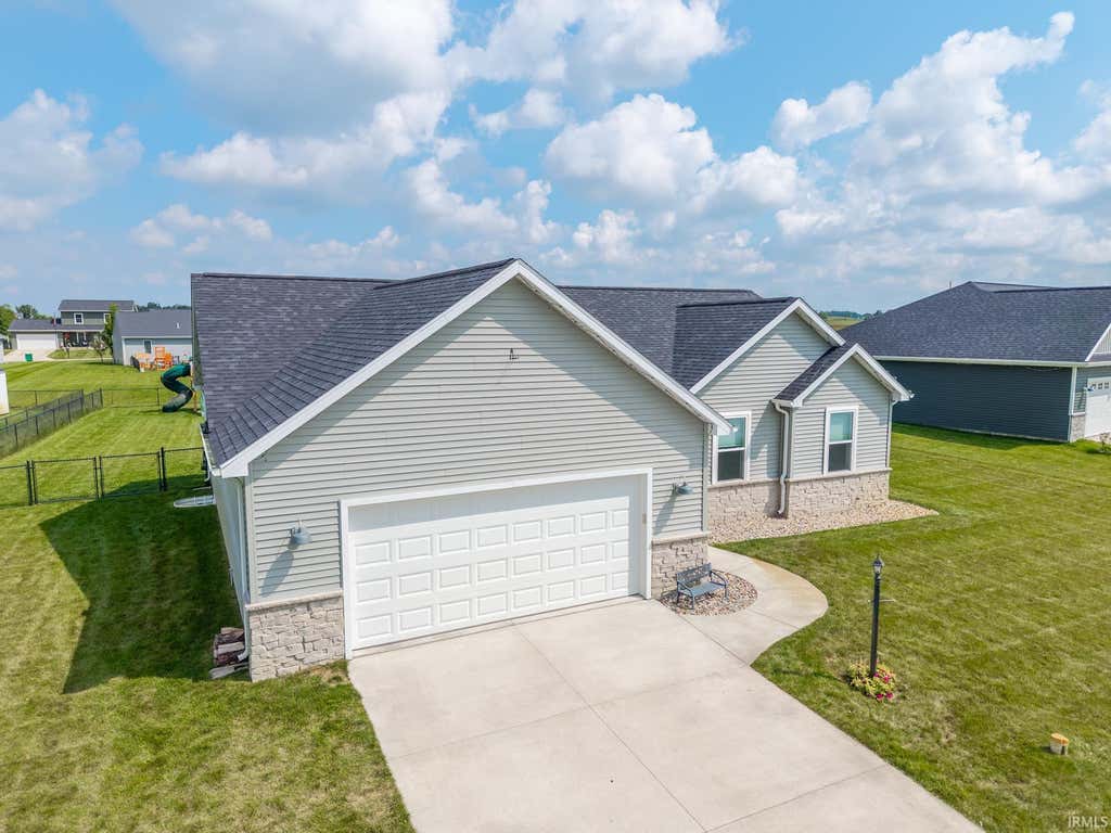 Photo of 12825 Sunfish Drive, Middlebury, IN 46540 (MLS # 202634463)