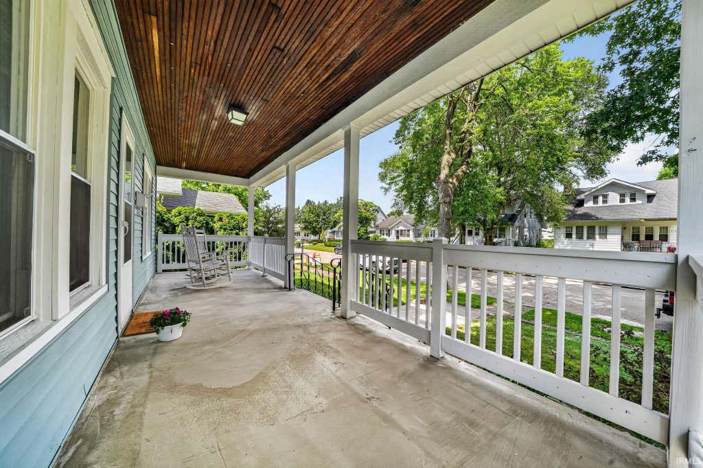 Photo of 815 S 24Th Street, South Bend, IN 46615 (MLS # 202624844)