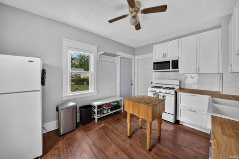Tiny photo for 815 S 24Th Street, South Bend, IN 46615 (MLS # 202624844)