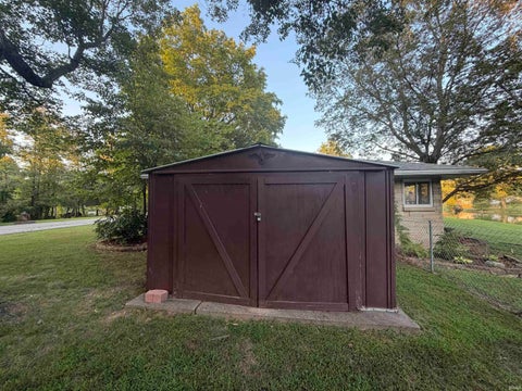 Tiny photo for 2813 Wayside Drive, Evansville, IN 47711 (MLS # 202638907)