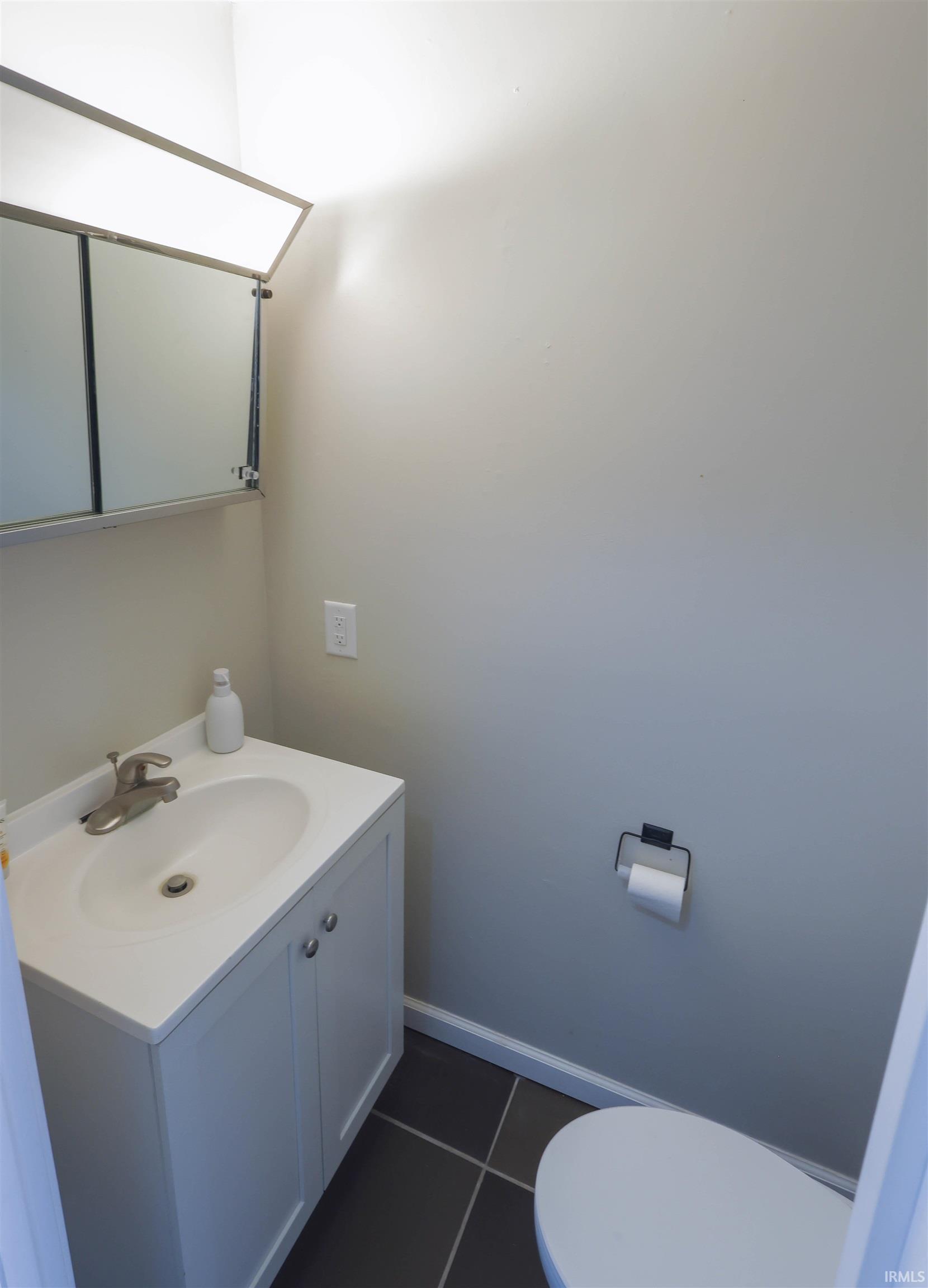 Lafayette, Indiana 47909, United States, 2 Bedrooms Bedrooms, ,2 BathroomsBathrooms,Residential,Pending,143911