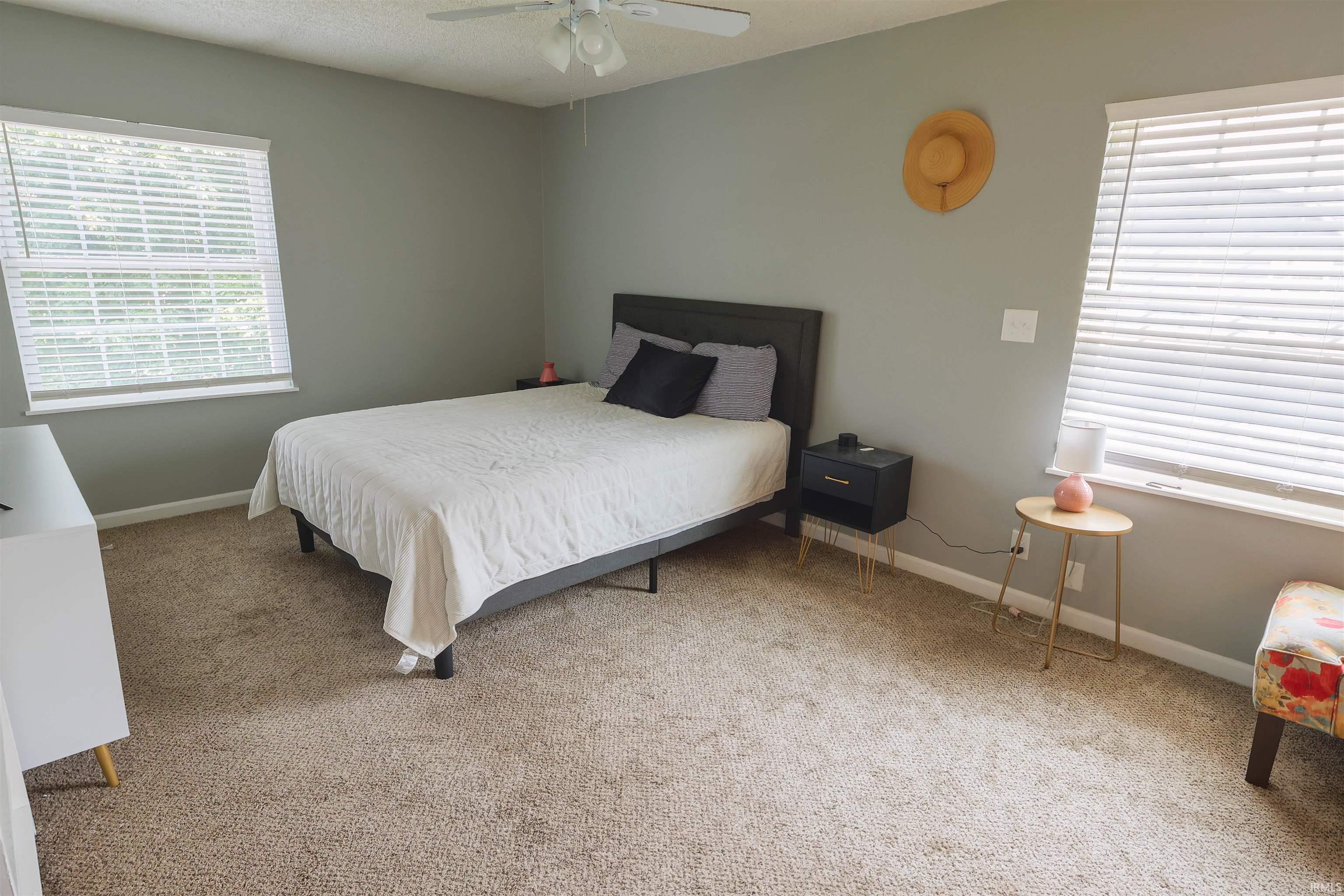 Lafayette, Indiana 47909, United States, 2 Bedrooms Bedrooms, ,2 BathroomsBathrooms,Residential,Pending,143911