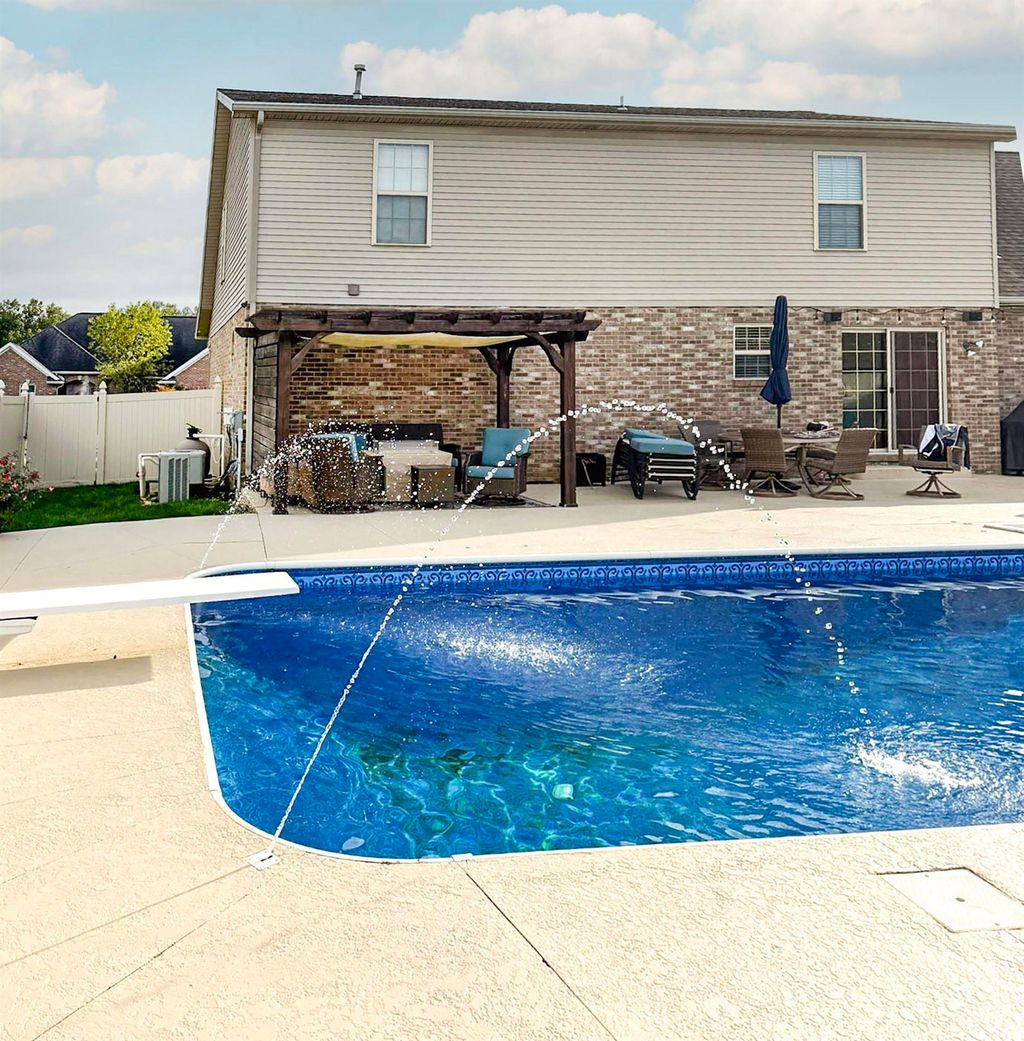 Photo of 4508 Baldwin Court, Evansville, IN 47725 (MLS # 202608802)