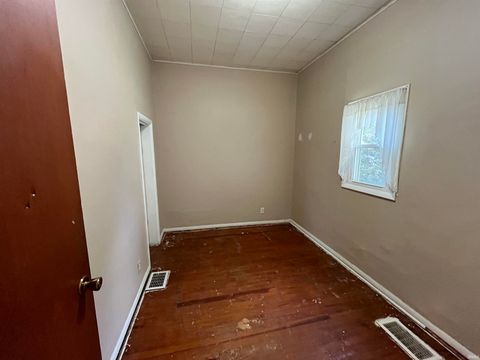 Tiny photo for 550 E Main Street, Peru, IN 46970 (MLS # 202546586)