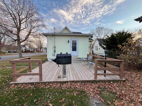 Tiny photo for 550 E Main Street, Peru, IN 46970 (MLS # 202546586)
