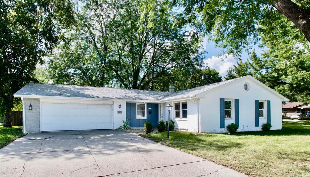 Photo of 110 Cedar Street, Kendallville, IN 46755 (MLS # 202635788)