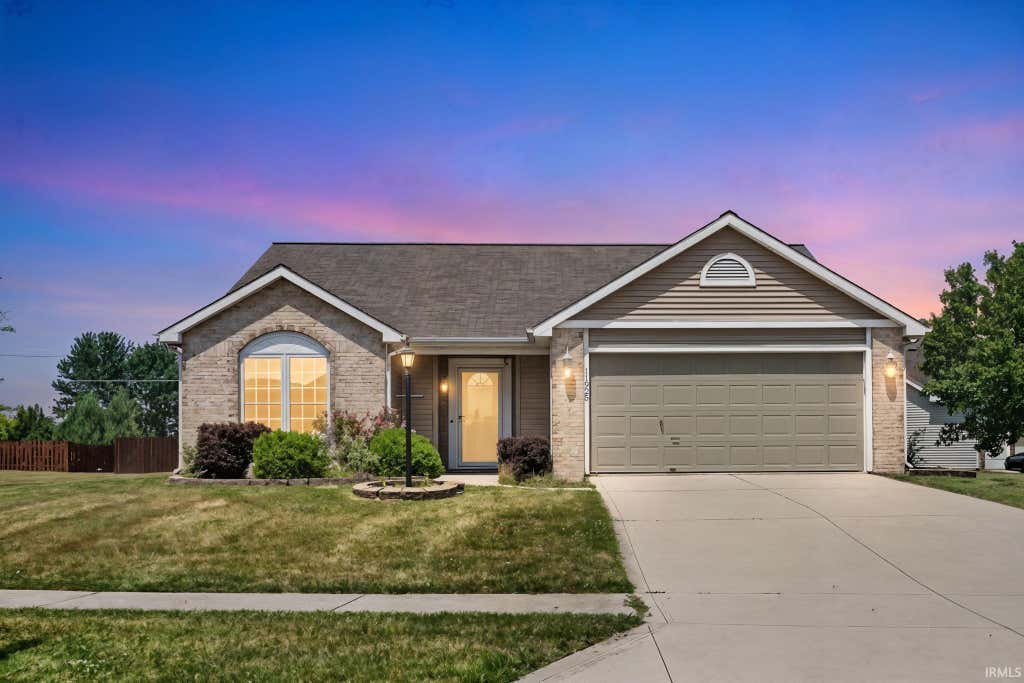 Photo of 11925 Dark Hollow Court, Fort Wayne, IN 46818 (MLS # 202626684)