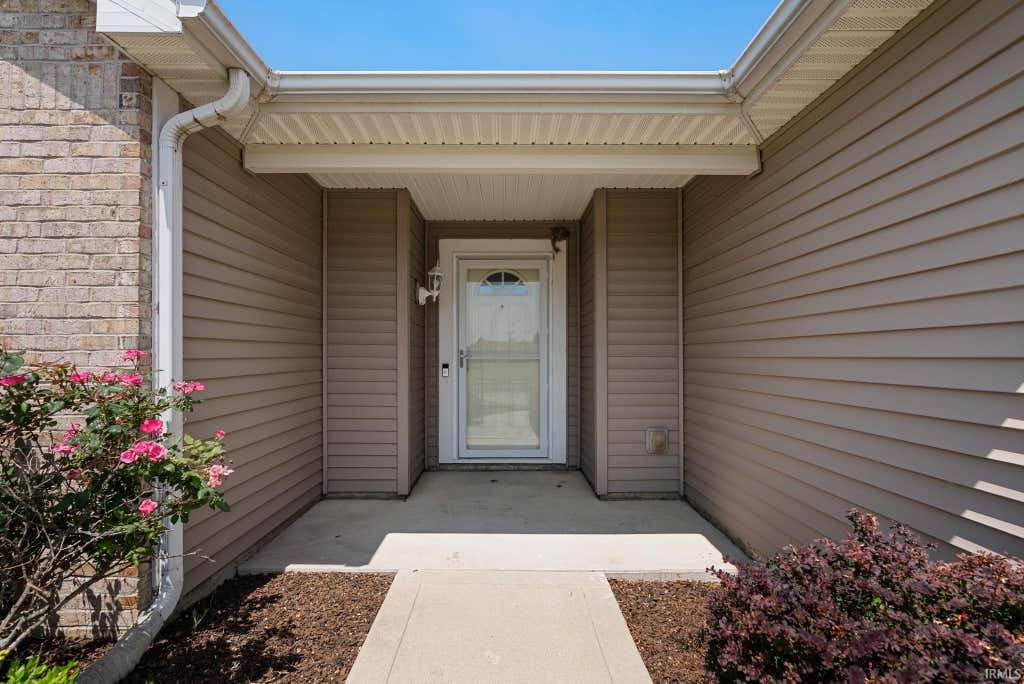Photo of 11925 Dark Hollow Court, Fort Wayne, IN 46818 (MLS # 202626684)