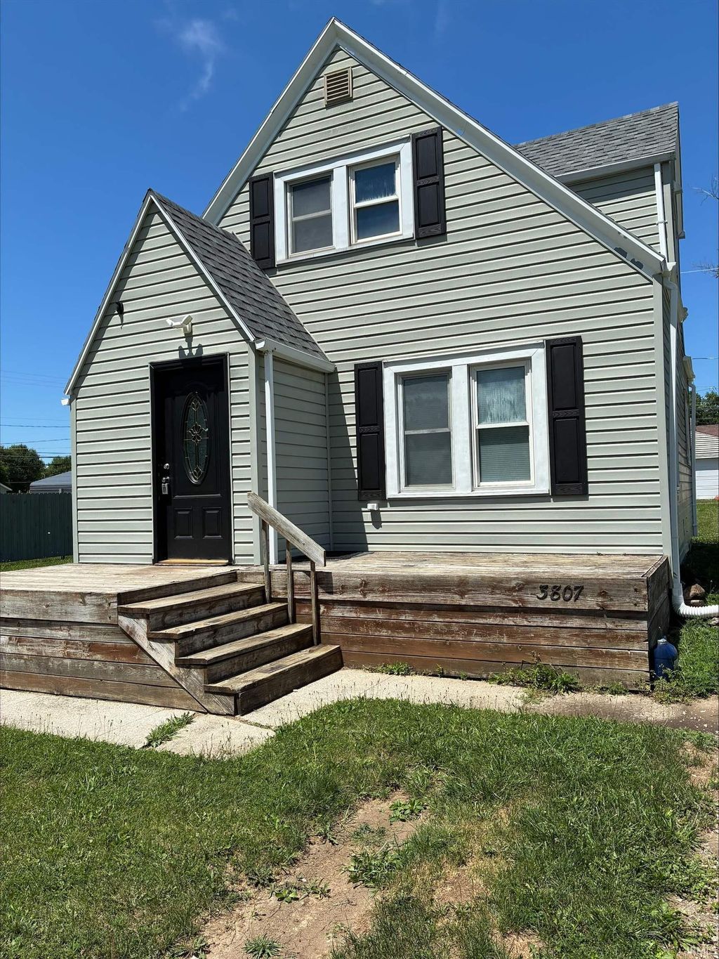 Photo of 3807 Eastway Drive, Fort Wayne, IN 46806 (MLS # 202627292)
