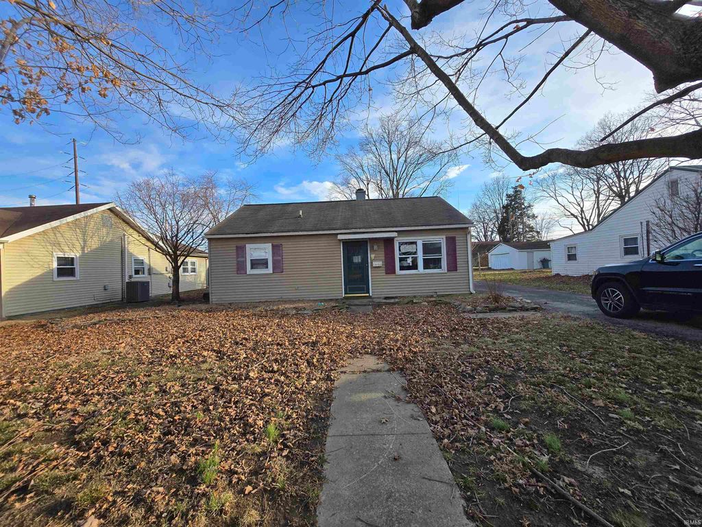 Photo of 1228 E 3rd Street, Mount Vernon, IN 47620 (MLS # 202608788)