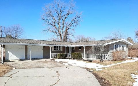 Photo of 3700 W Fleetwood Drive, Muncie, IN 47302 (MLS # 202604659)