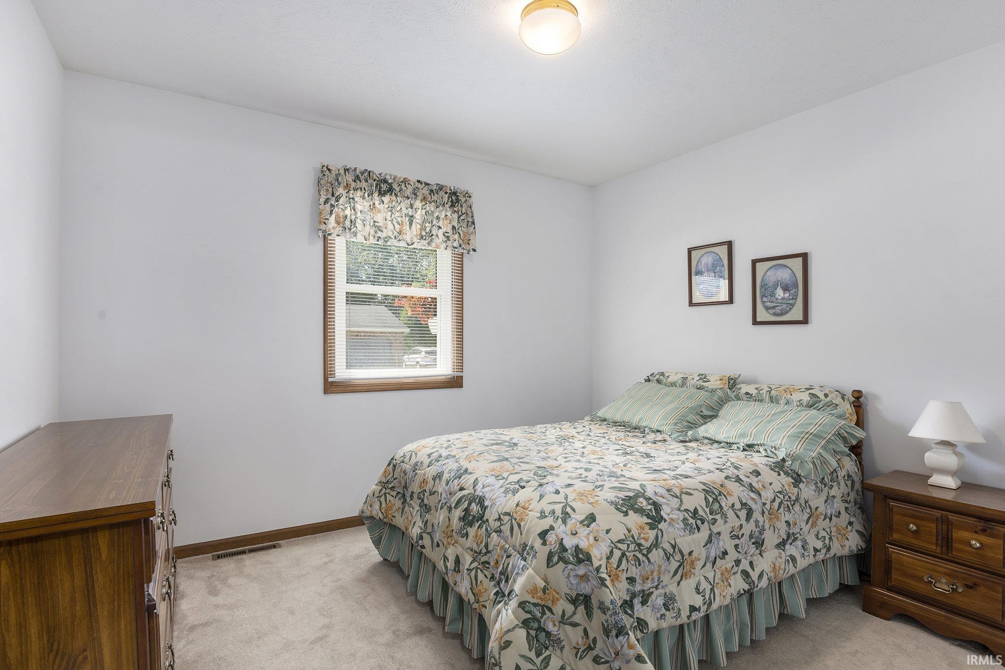 Mishawaka, Indiana 46545, United States, 3 Bedrooms Bedrooms, ,2 BathroomsBathrooms,Residential,Active,168056