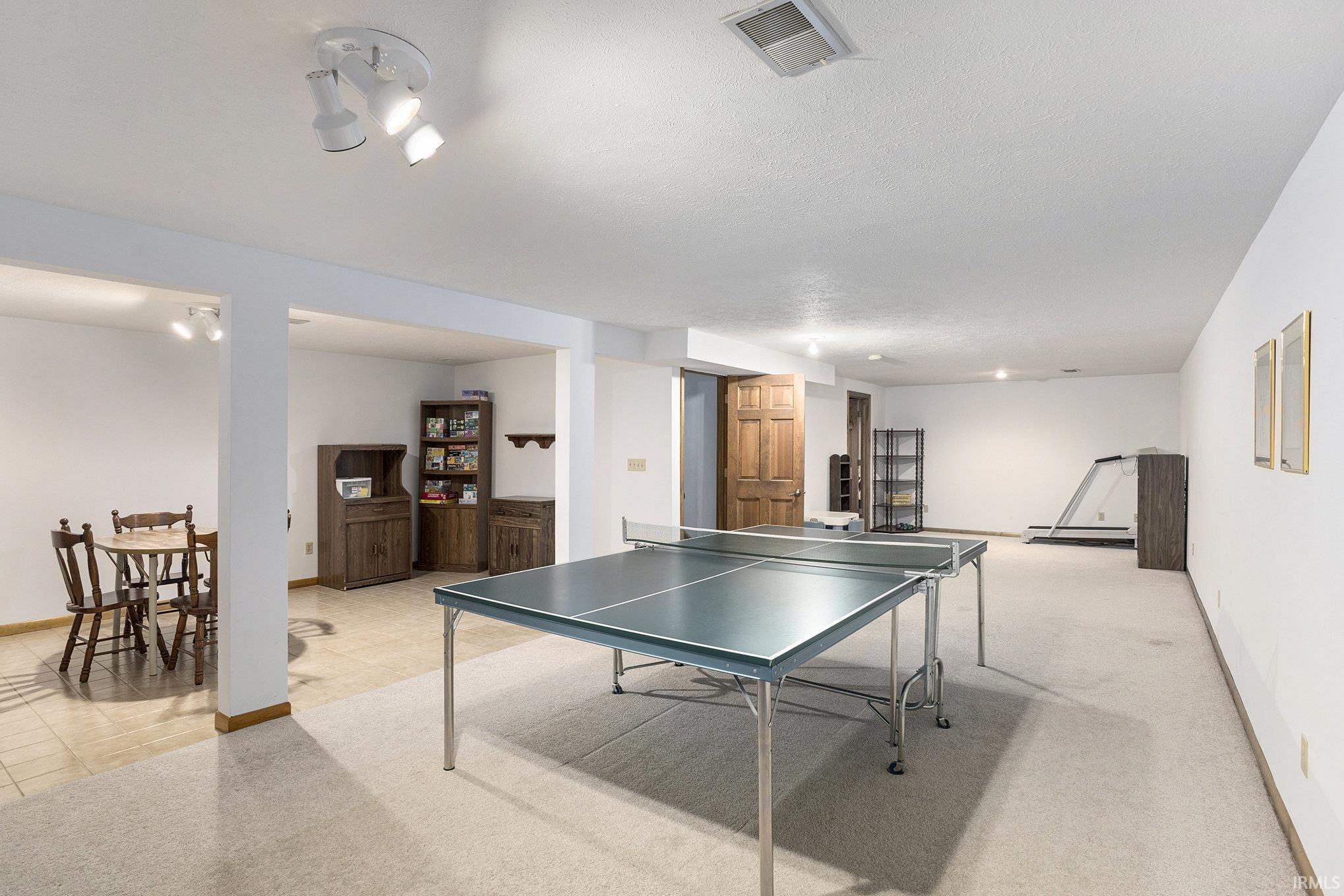 Mishawaka, Indiana 46545, United States, 3 Bedrooms Bedrooms, ,2 BathroomsBathrooms,Residential,Active,168056