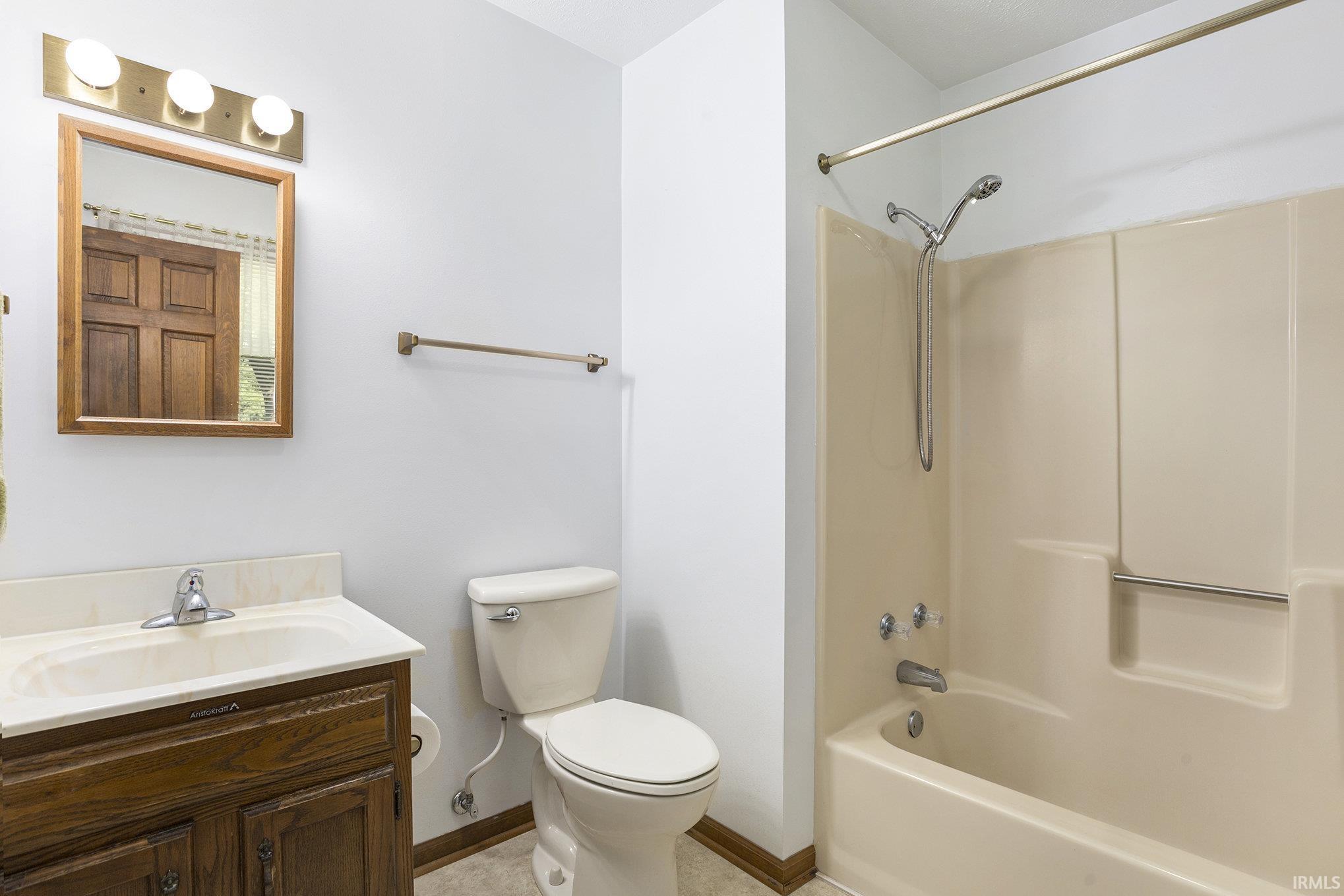 Mishawaka, Indiana 46545, United States, 3 Bedrooms Bedrooms, ,2 BathroomsBathrooms,Residential,Active,168056