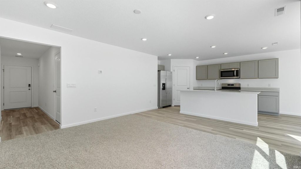 Photo of 1703 Granger Lane, Bluffton, IN 46714 (MLS # 202612484)