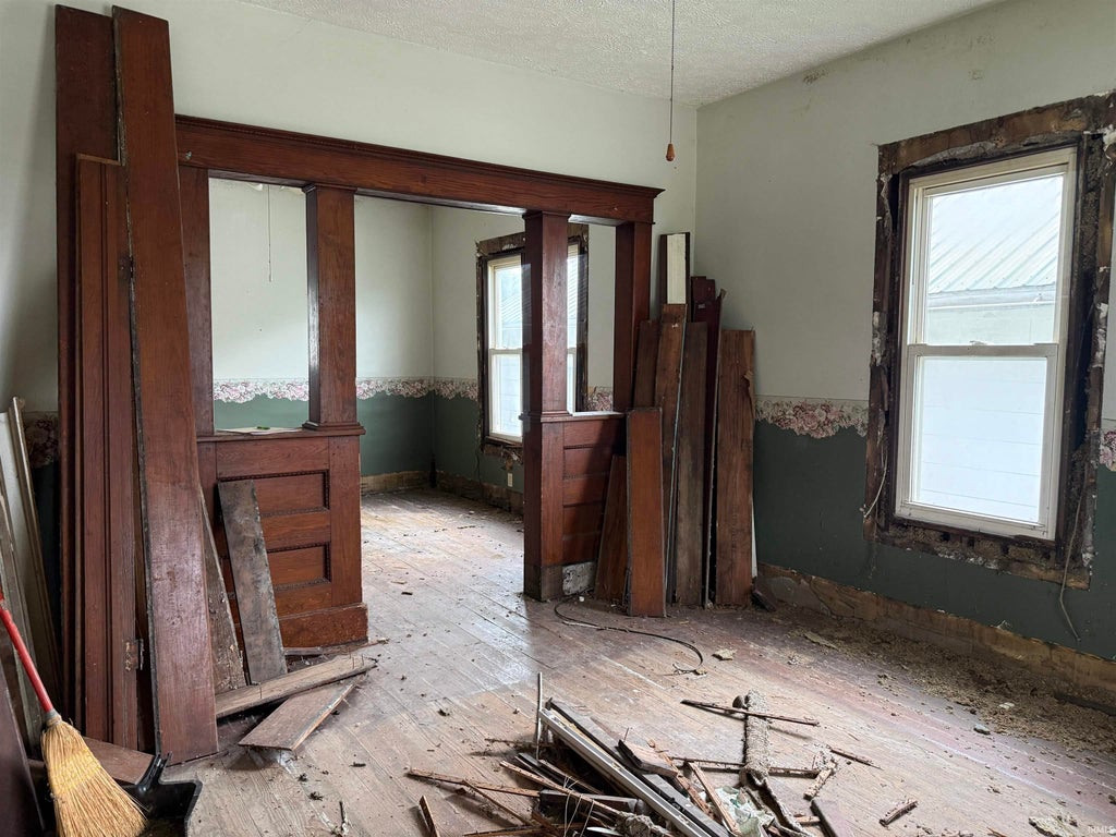Photo of 1222 9th St ST, Bedford, IN 47421 (MLS # 202631121)
