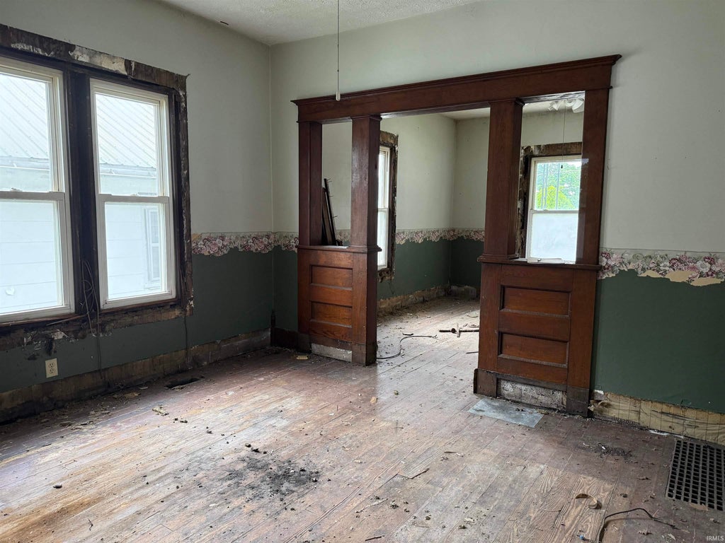 Photo of 1222 9th St ST, Bedford, IN 47421 (MLS # 202631121)