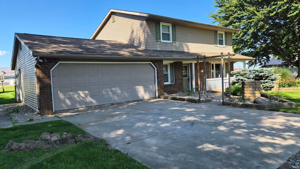 Photo of 17105 Darling Road, Woodburn, IN 46797 (MLS # 202635684)