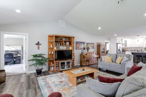 Tiny photo for 11 Ian's Crossing, Bedford, IN 47421 (MLS # 202608926)