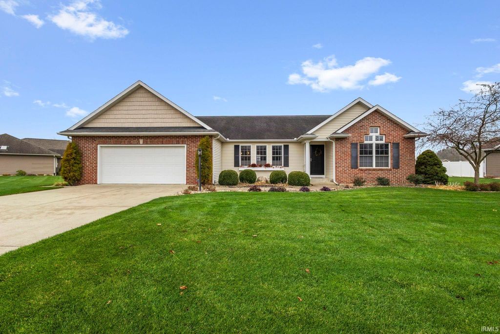 Photo of 23870 Autumnview Lane, Elkhart, IN 46517 (MLS # 202549577)