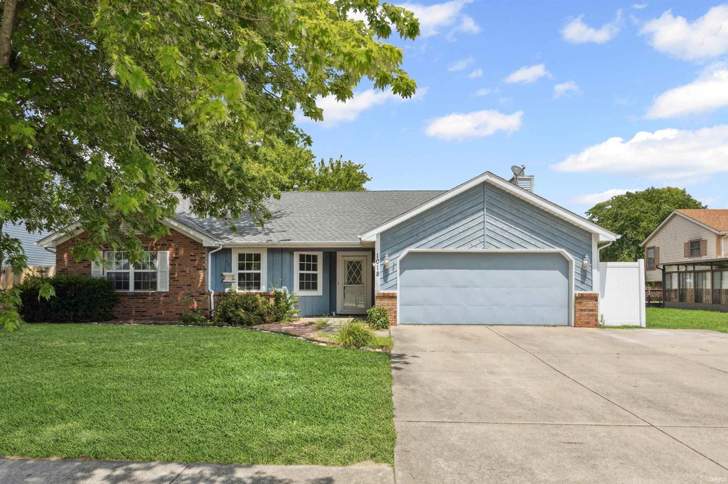 Photo for 1018 Southport Drive, Lafayette, IN 47909 (MLS # 202527869)