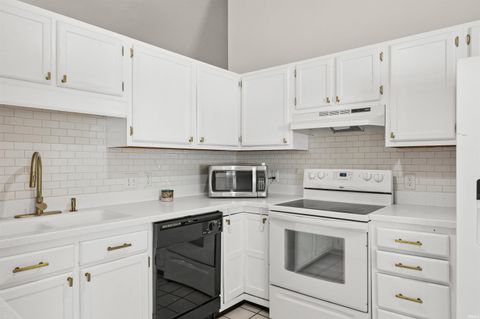 Tiny photo for 1018 Southport Drive, Lafayette, IN 47909 (MLS # 202527869)