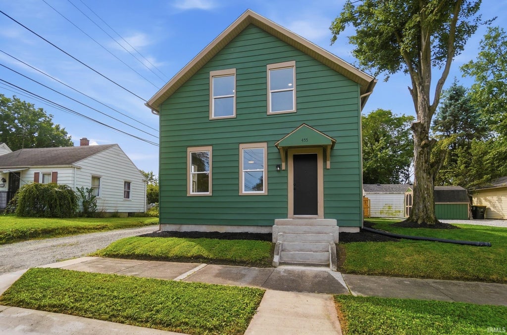 Photo of 455 W Maple Grove Avenue, Fort Wayne, IN 46807 (MLS # 202637311)