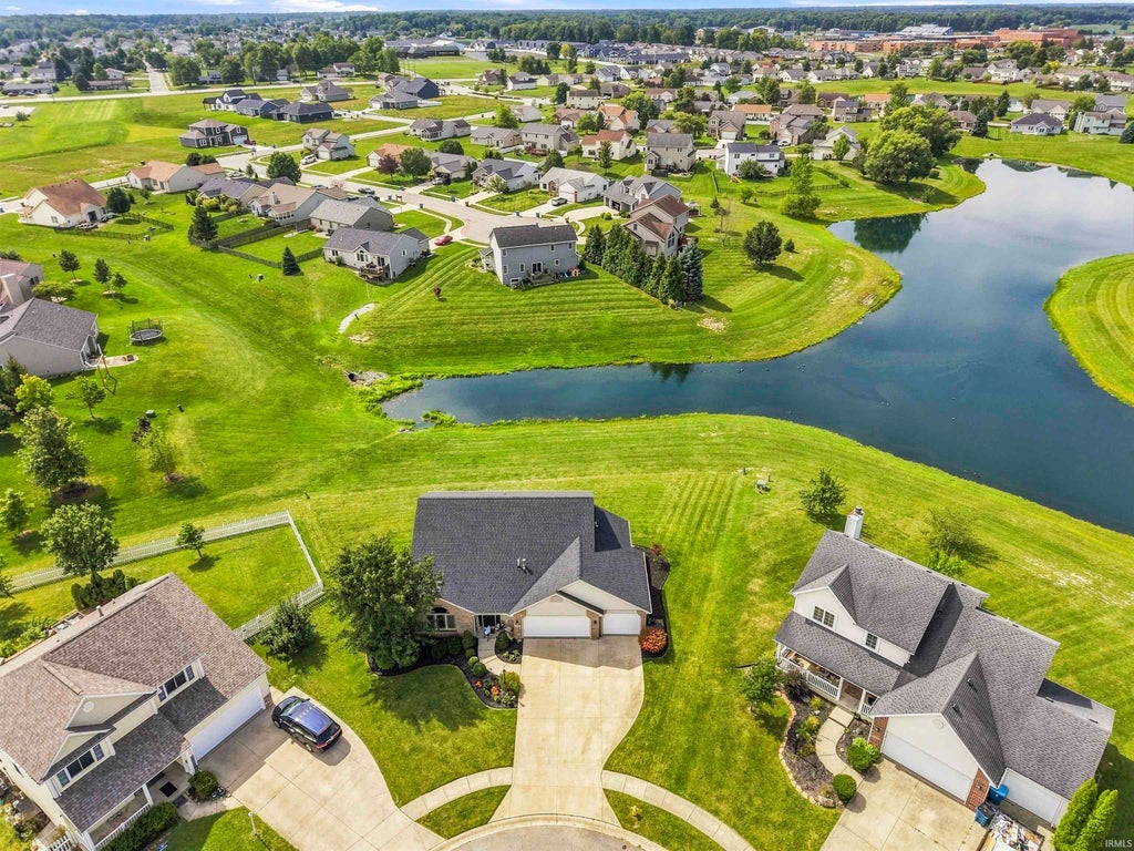 Photo of 12303 Cliff View Court, Fort Wayne, IN 46818 (MLS # 202634191)