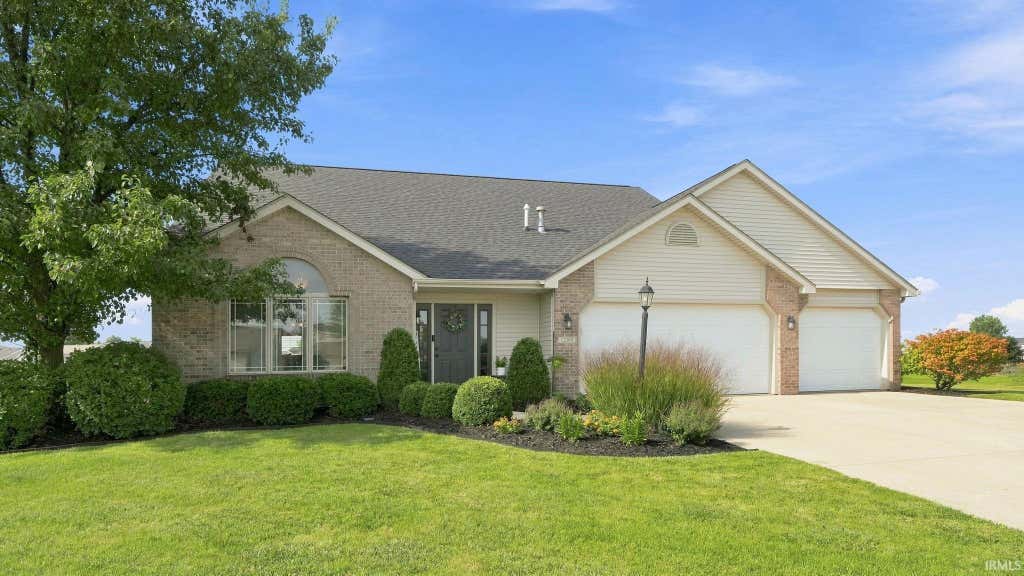 Photo of 12303 Cliff View Court, Fort Wayne, IN 46818 (MLS # 202634191)