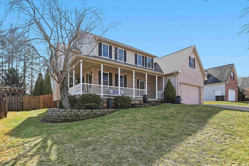 Photo of 1186 E Winners Circle, Bloomington, IN 47401 (MLS # 202616326)