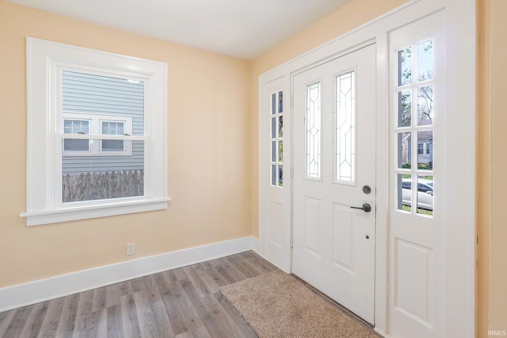 Photo of 832 Hamilton Avenue, Fort Wayne, IN 46806 (MLS # 202602601)