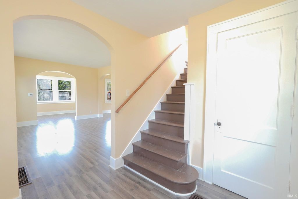 Photo of 832 Hamilton Avenue, Fort Wayne, IN 46806 (MLS # 202602601)