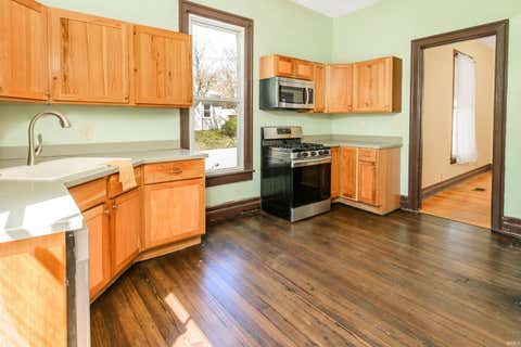 Tiny photo for 719 W 11th Street, Bloomington, IN 47404 (MLS # 202624785)