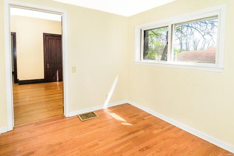 Tiny photo for 719 W 11th Street, Bloomington, IN 47404 (MLS # 202624785)