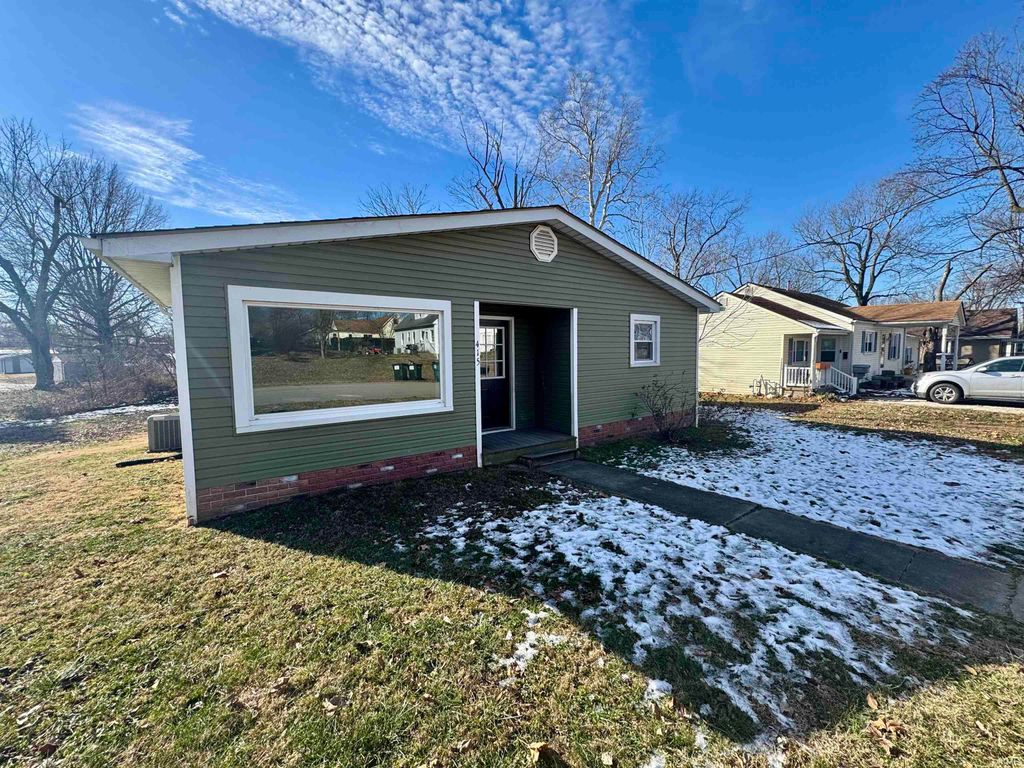 Photo of 415 E Oak Street, Oakland City, IN 47660 (MLS # 202549189)