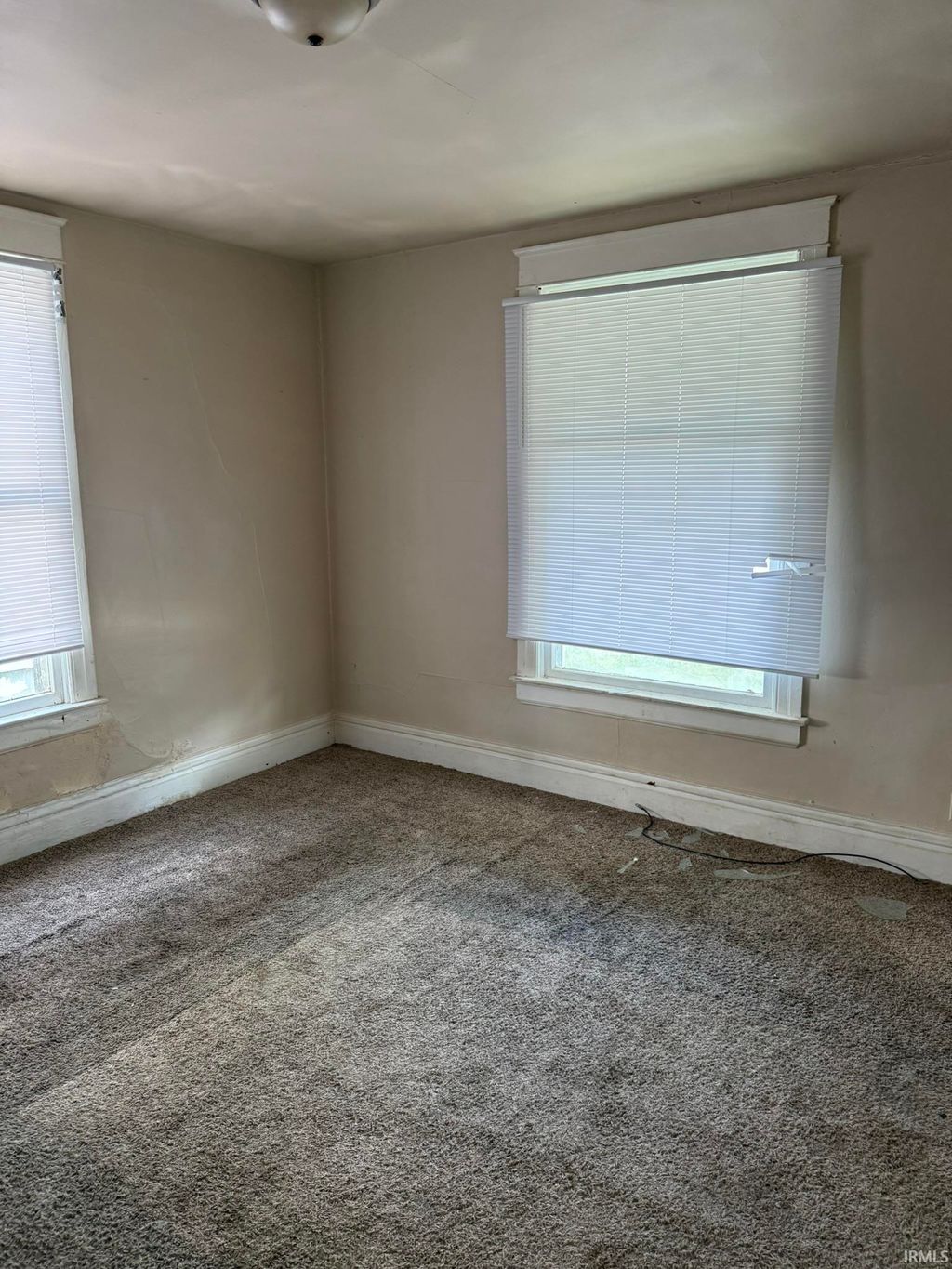 Photo of 3112 Plaza Drive, Fort Wayne, IN 46806 (MLS # 202538544)