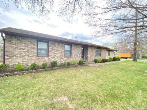 Photo of 836 Foxwood Drive, Lafayette, IN 47905 (MLS # 202613252)