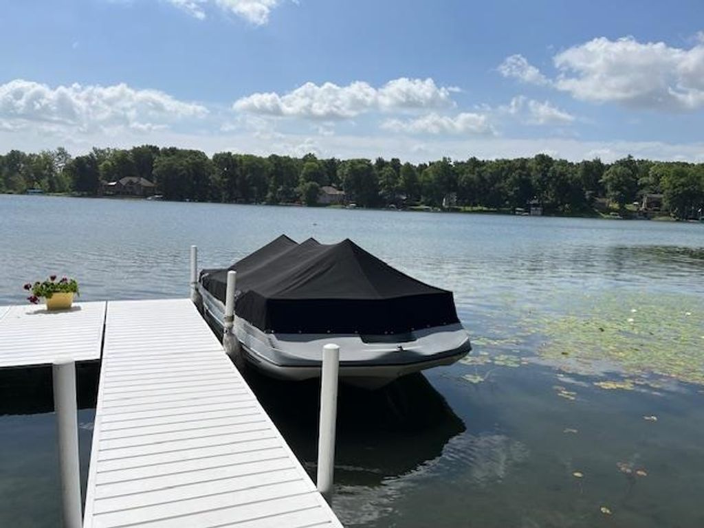 Photo of 115 Lane 165 Lime Lake Lk, Angola, IN 46703 (MLS # 202610599)