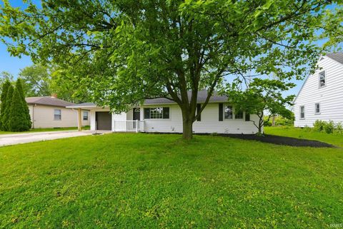 Tiny photo for 2132 Medford Drive, Fort Wayne, IN 46803 (MLS # 202618663)