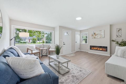 Tiny photo for 2132 Medford Drive, Fort Wayne, IN 46803 (MLS # 202618663)
