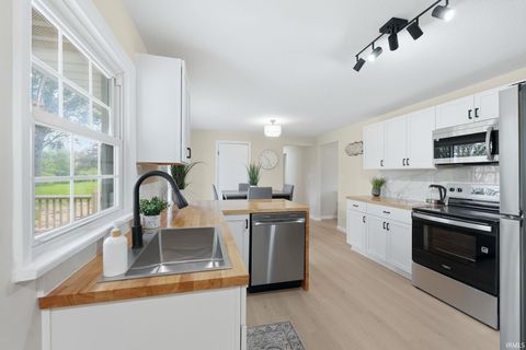 Tiny photo for 2132 Medford Drive, Fort Wayne, IN 46803 (MLS # 202618663)