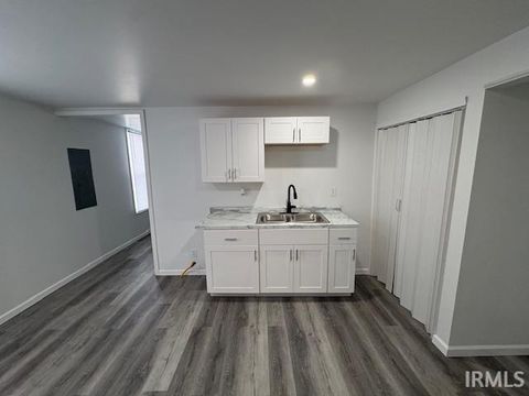 Tiny photo for 2300 W 9Th Street, Muncie, IN 47302 (MLS # 202608808)