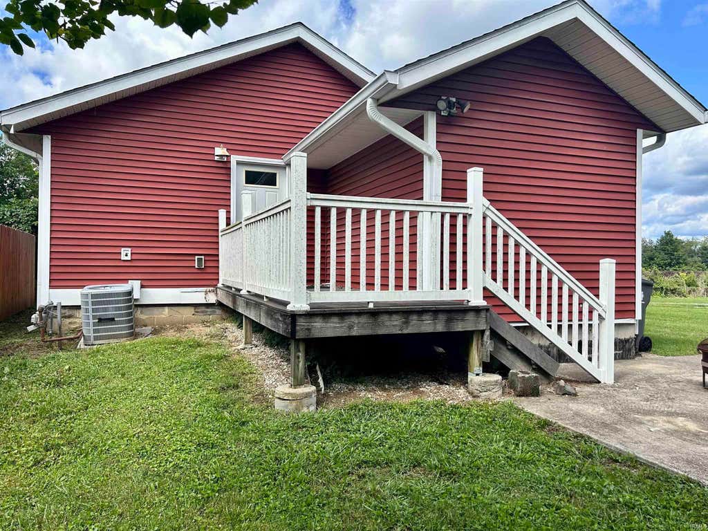 Photo of 913 W Gourley Pike, Bloomington, IN 47404 (MLS # 202634161)