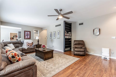 Tiny photo for 6909 Tonia Court, Evansville, IN 47710 (MLS # 202627659)