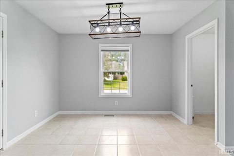 Tiny photo for 644 Woodall Drive, Evansville, IN 47711 (MLS # 202630138)